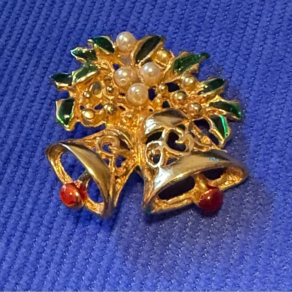 Festive  Gold and Green Bell Brooch with Pearls